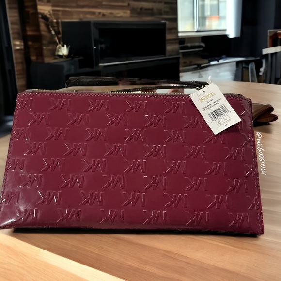 Michael Kors RARE MK Patent Leather Wristlet in Mulberry/Brown NWT - Picture 2 of 4